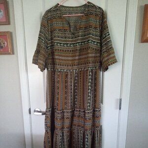Maxi dress with short sleeves
